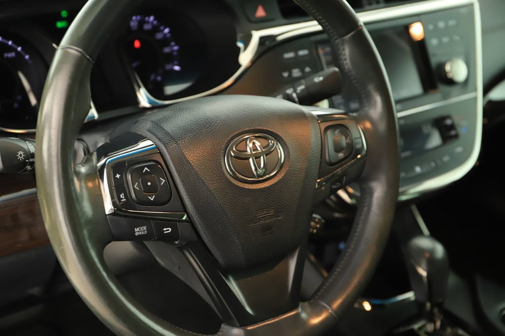 Used 2014 Toyota Avalon Limited w/ Technology Package FWD image 16