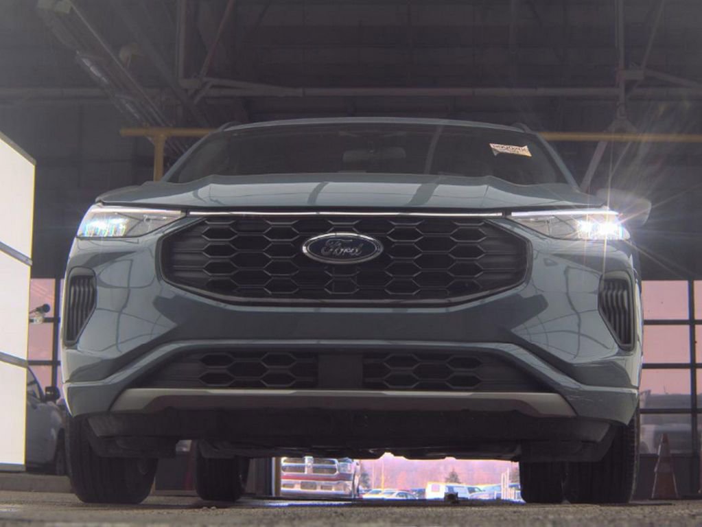 Used 2023 Ford Escape ST-Line w/ Tech Pack #1 image 4