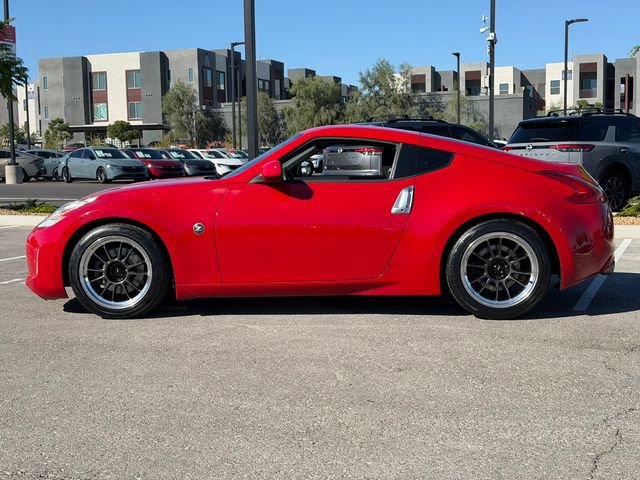 Used 2016 Nissan 370Z Coupe image 2