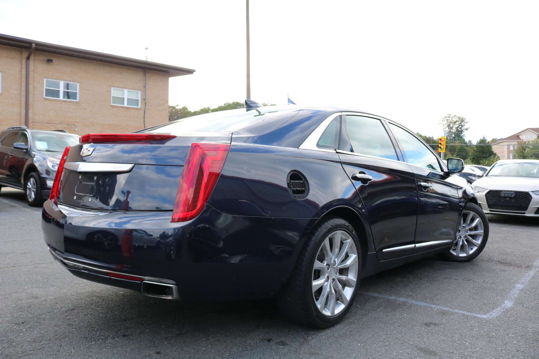 Used 2016 Cadillac XTS Luxury w/ Driver Awareness Package image 2