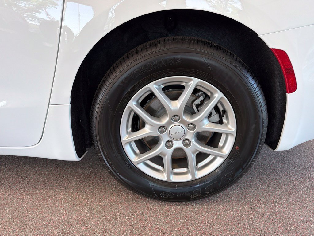 New 2027 Chrysler Pacifica LX FWD image 21