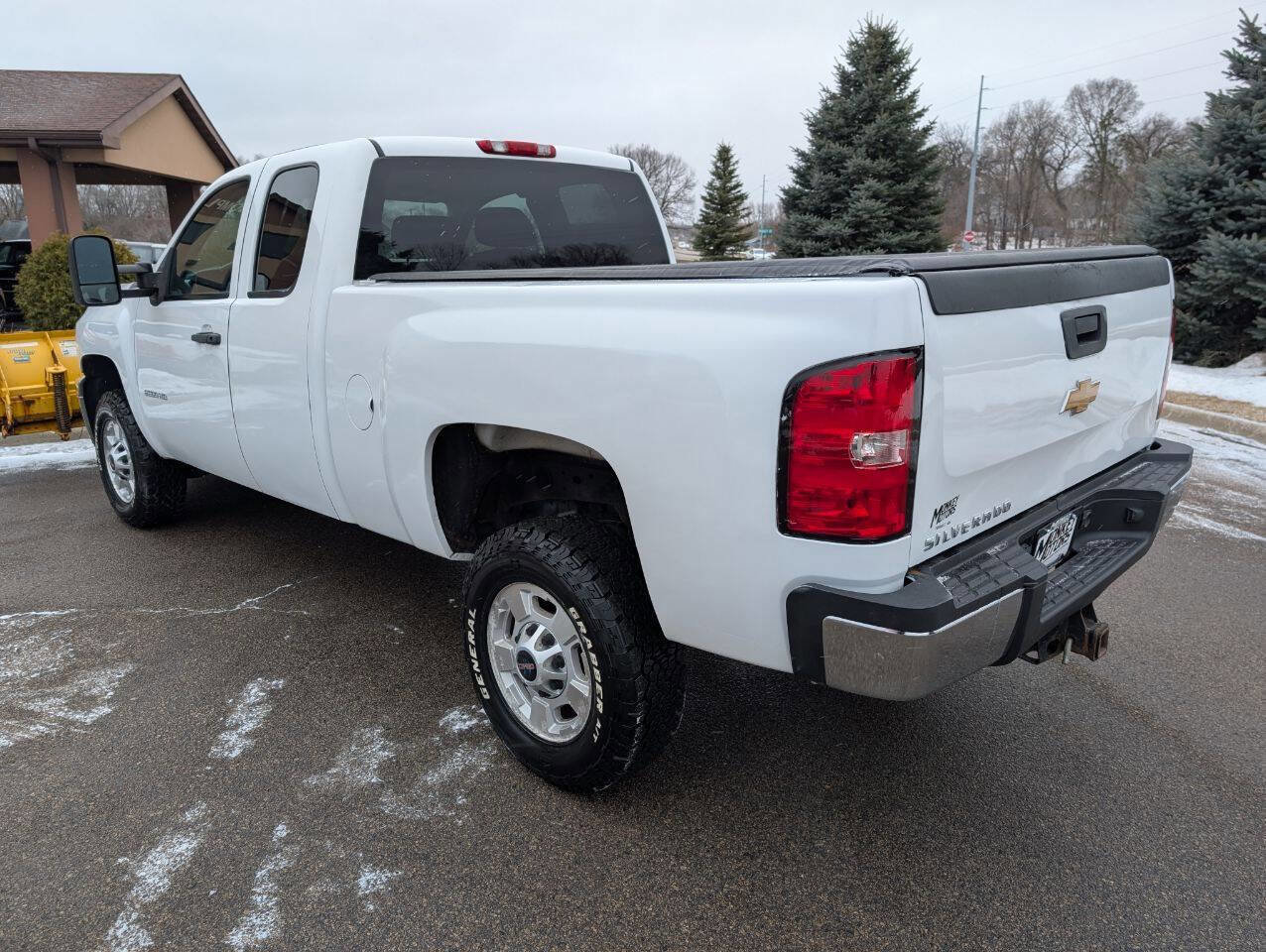 Used 2013 Chevrolet Silverado 2500 W/T w/ Snow Plow Prep Package AWD/4WD image 8