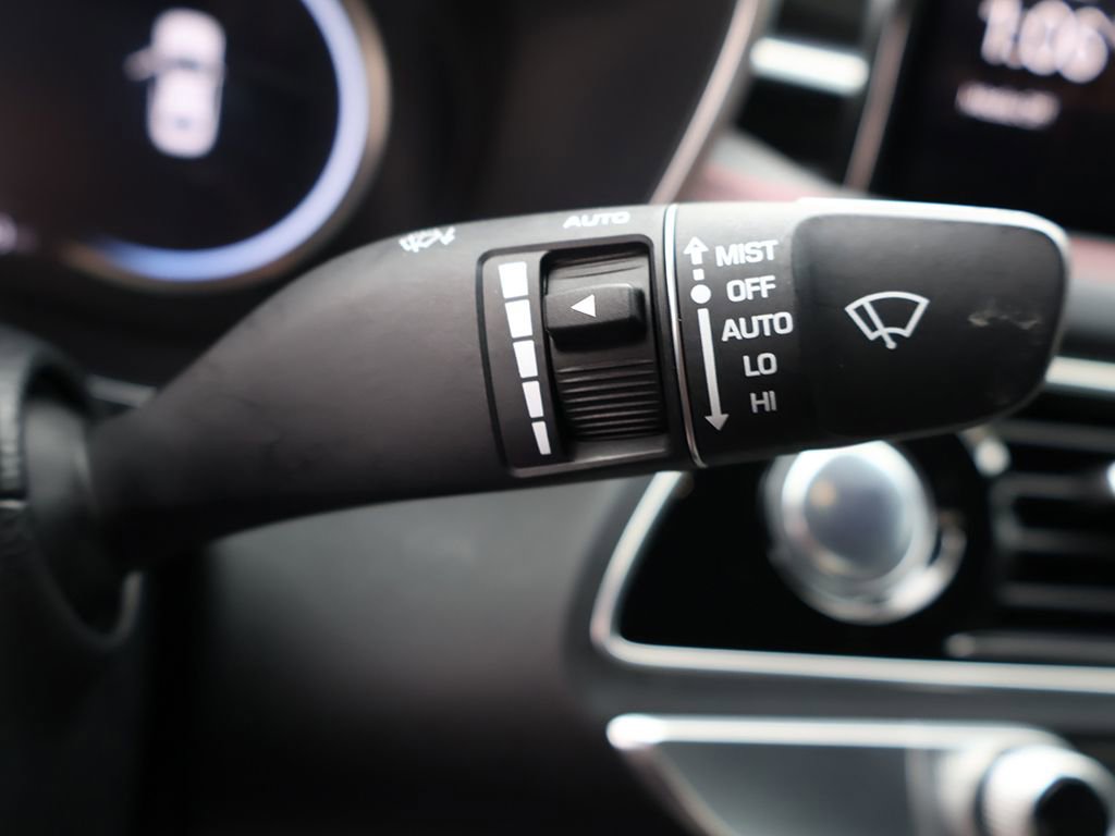 Used 2023 Genesis G70 2.0T w/ Sport Prestige Package RWD image 47