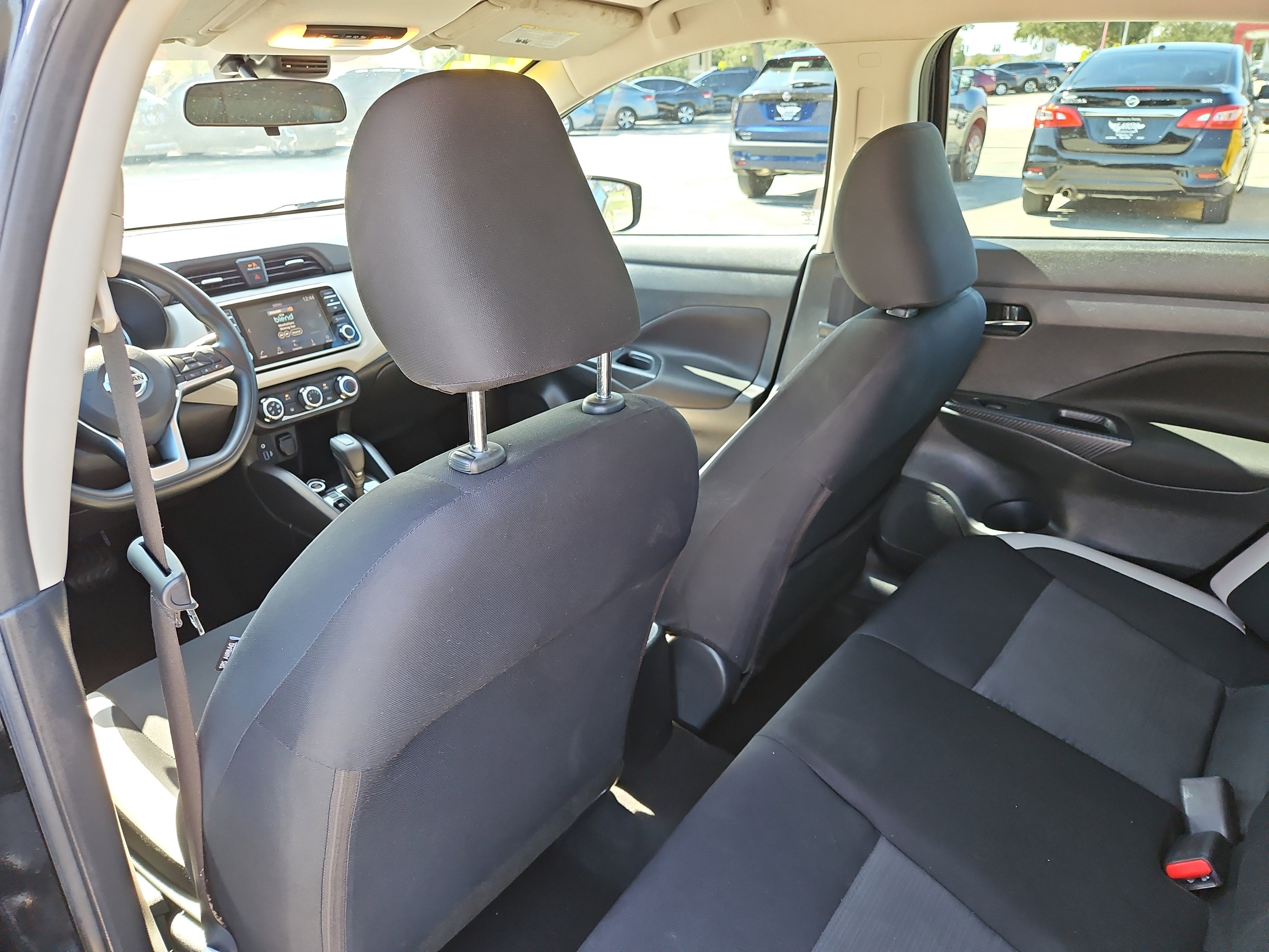 Used 2022 Nissan Versa SV image 9