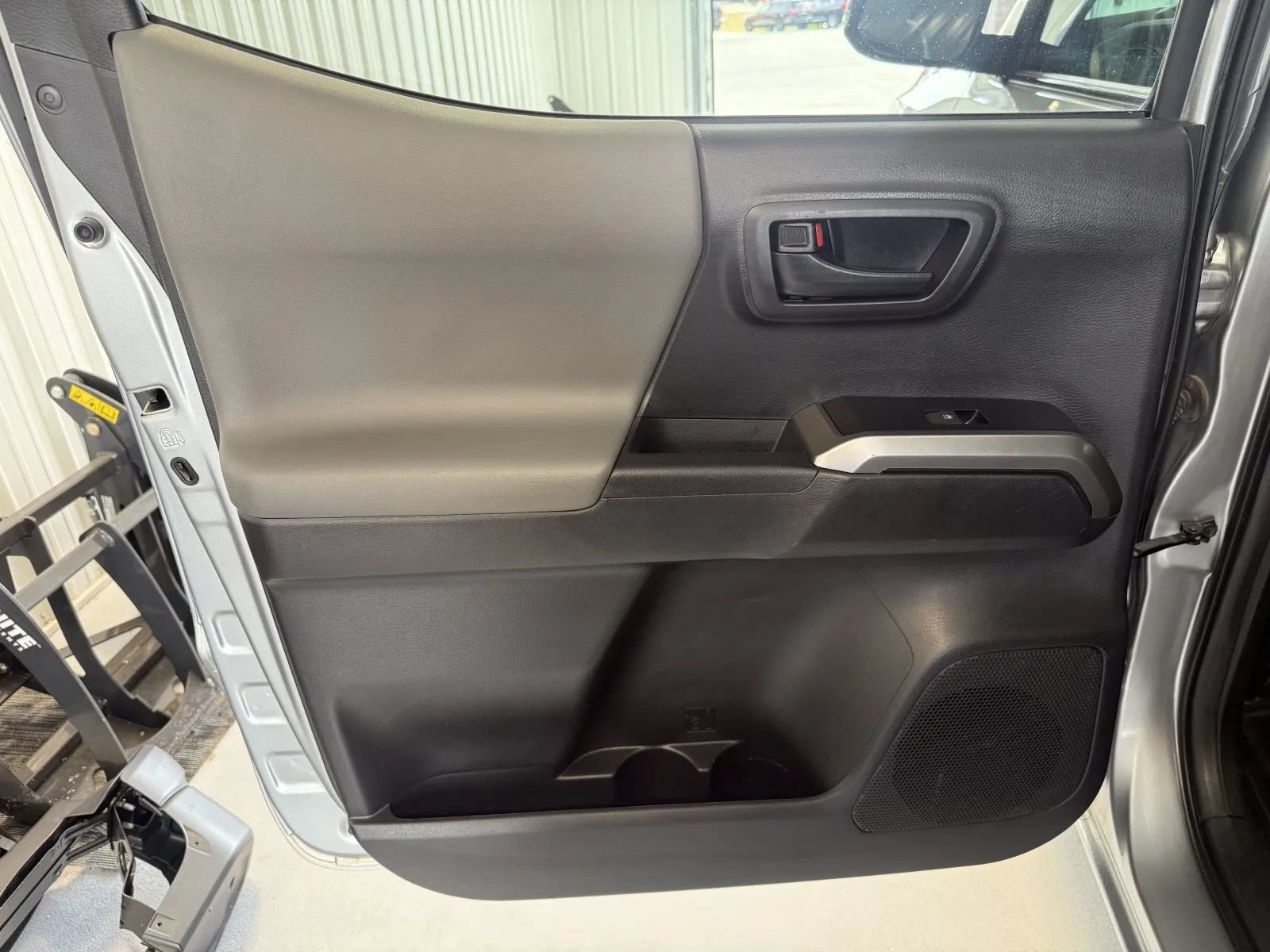 Used 2023 Toyota Tacoma SR5 w/ Technology Package AWD/4WD image 12