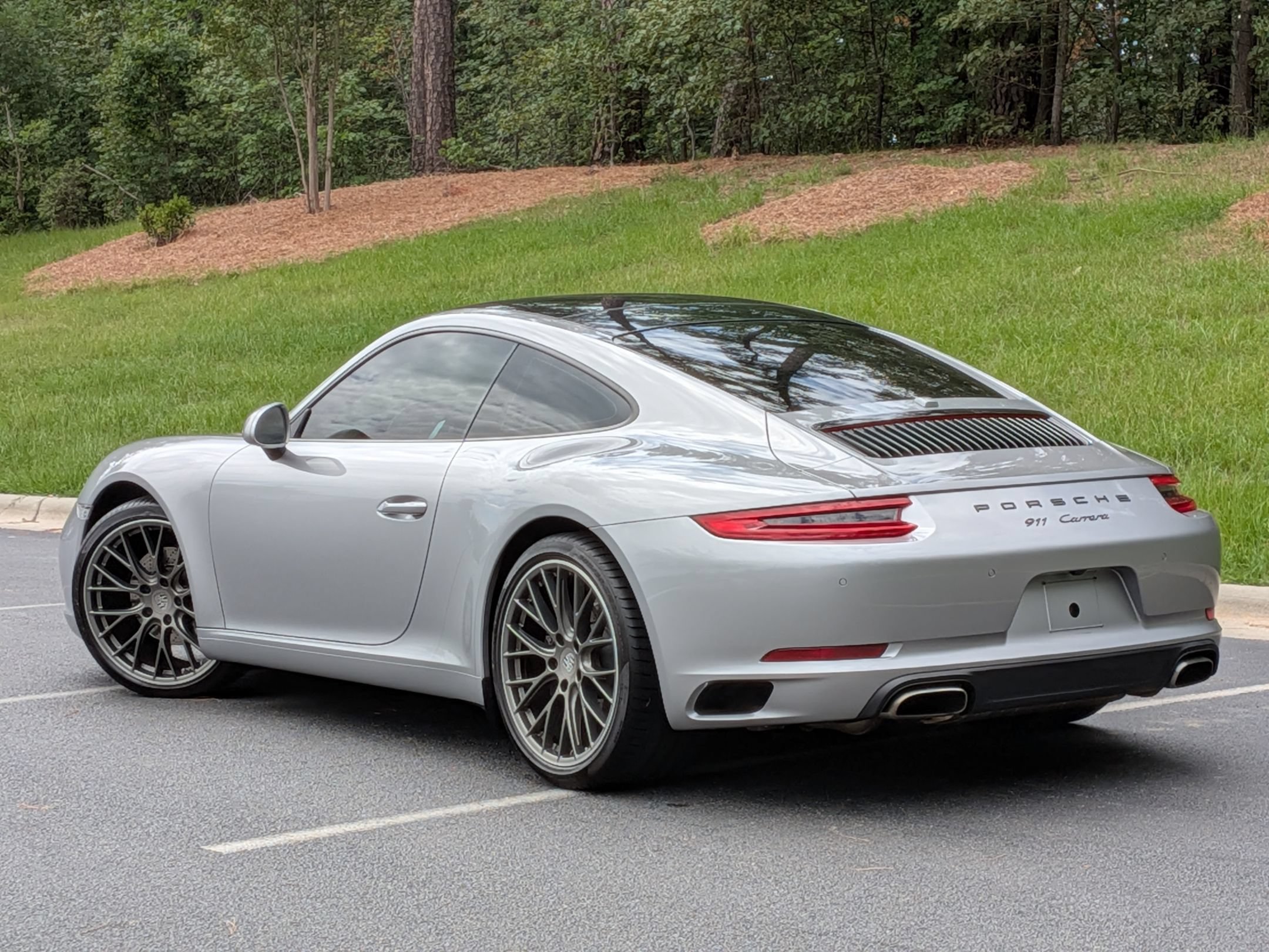Certified 2019 Porsche 911 Carrera RWD image 3