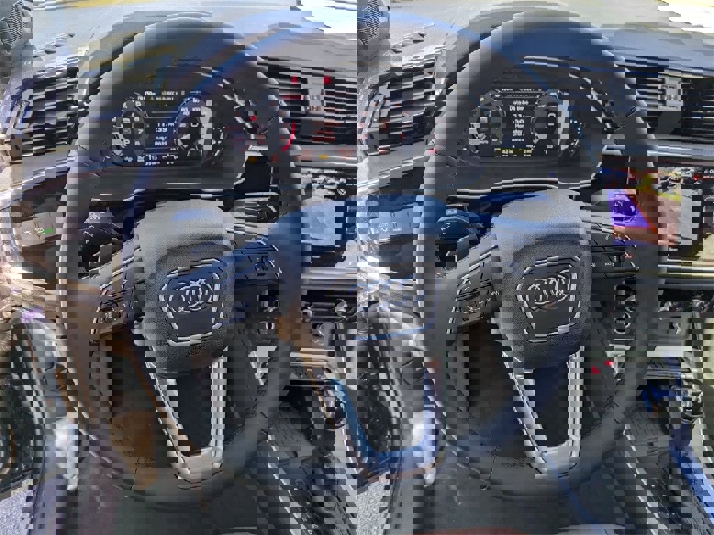 New 2025 Audi Q3 2.0T Premium image 17