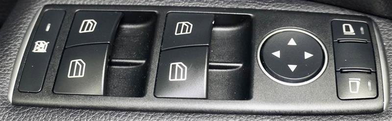 Used 2020 Mercedes-Benz GLA 250 4MATIC image 40