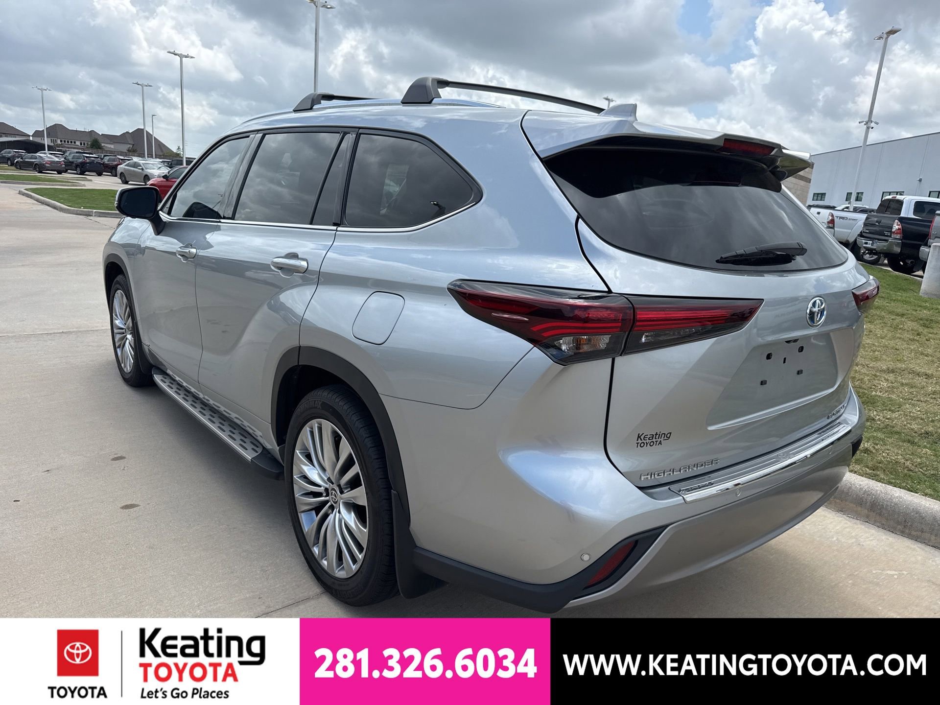 Used 2024 Toyota Highlander Platinum AWD/4WD image 5