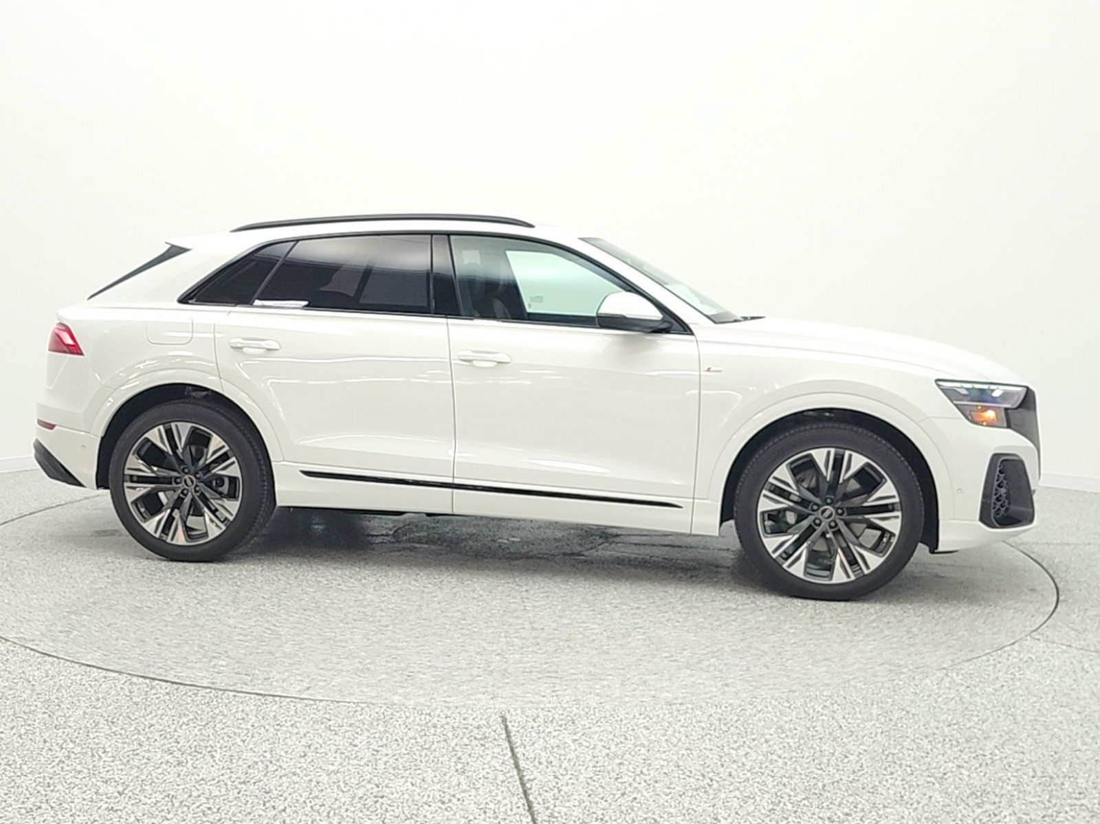 New 2026 Audi Q8 Premium Plus AWD/4WD image 4