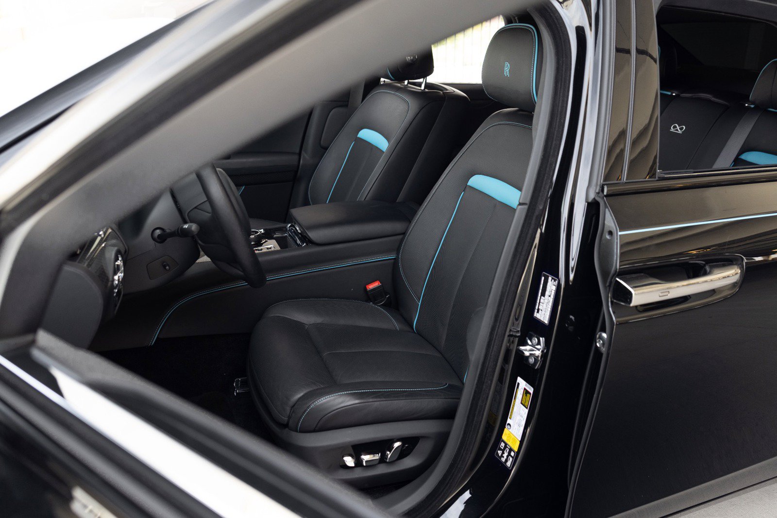 Used 2023 Rolls-Royce Ghost Black Badge w/ Black Badge Ghost Package AWD/4WD image 51