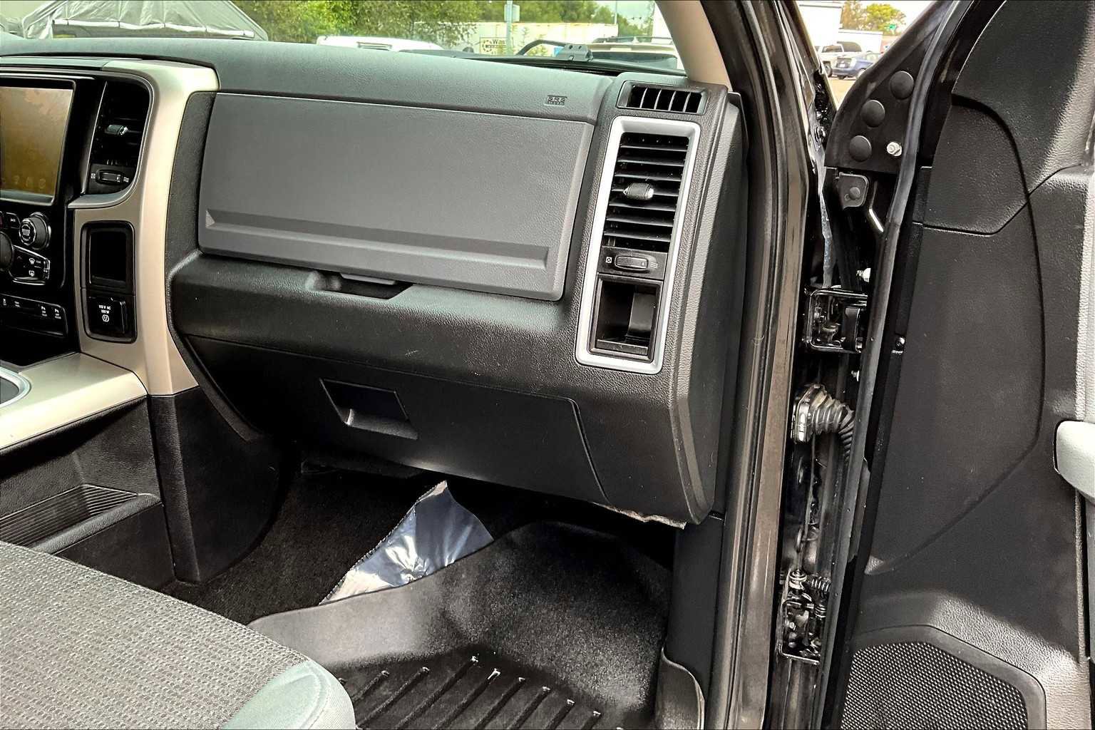 Used 2015 RAM 1500 Big Horn image 18
