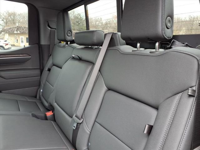 New 2026 GMC Sierra 1500 SLT image 11