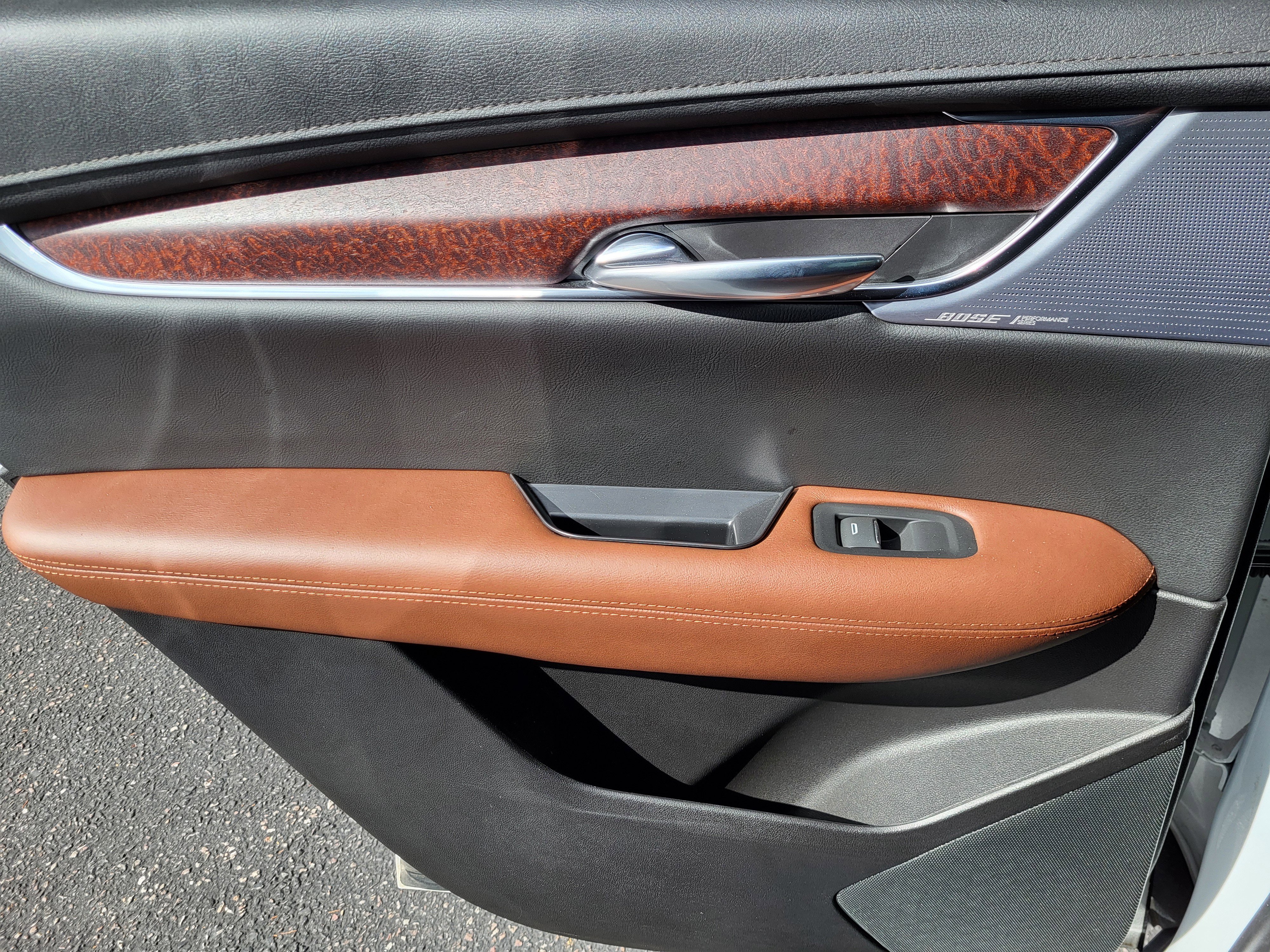 Used 2023 Cadillac XT5 Sportv w/ Technology Package image 12