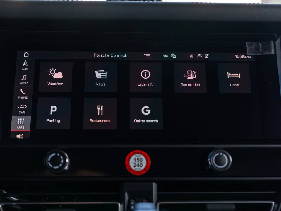 Certified 2026 Porsche Macan AWD/4WD image 44
