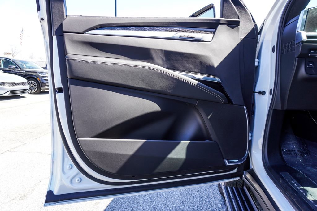 Used 2025 Cadillac Escalade V image 26