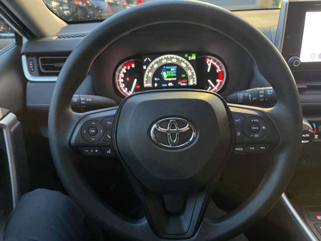 Used 2025 Toyota RAV4 XLE image 20