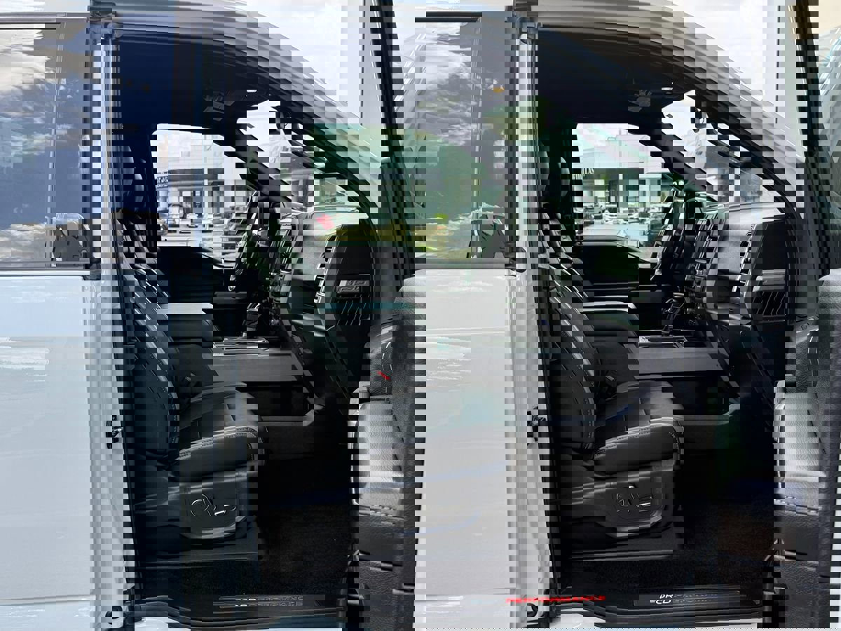 Used 2017 Ford F150 Raptor w/ Equipment Group 802A Luxury image 26