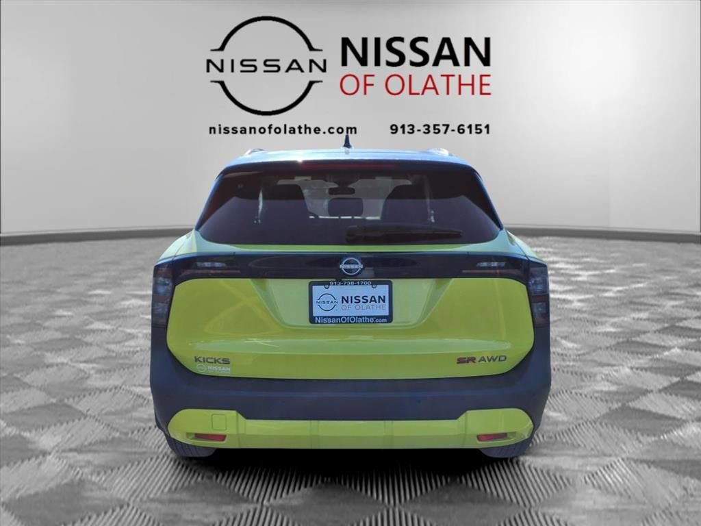Certified 2025 Nissan Kicks SR image 27