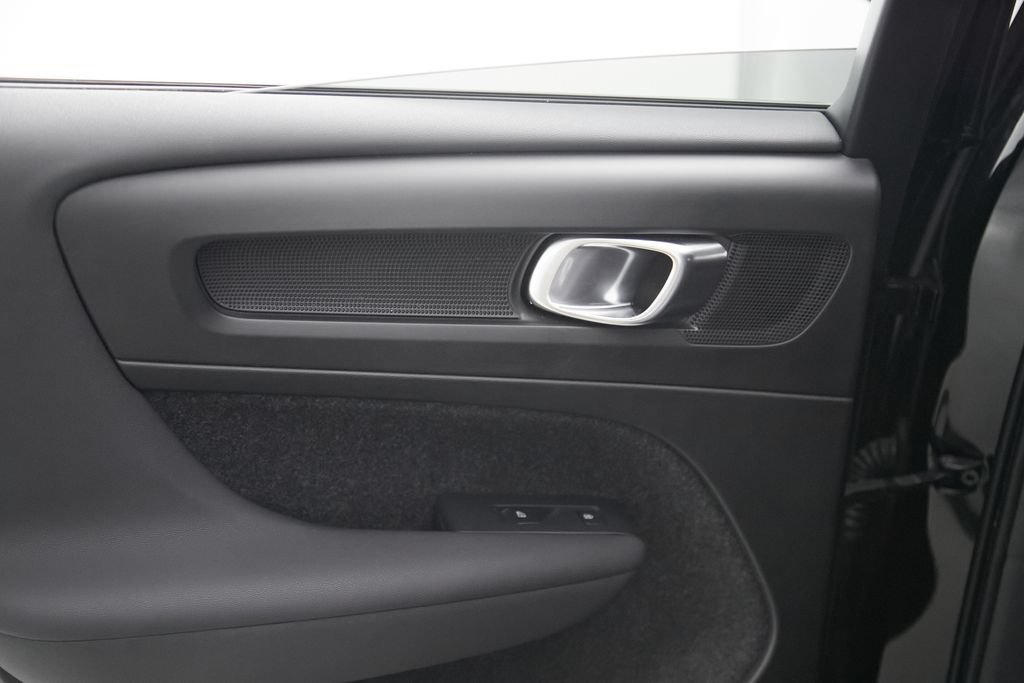 Certified 2023 Volvo C40 P8 Recharge Ultimate AWD/4WD image 19