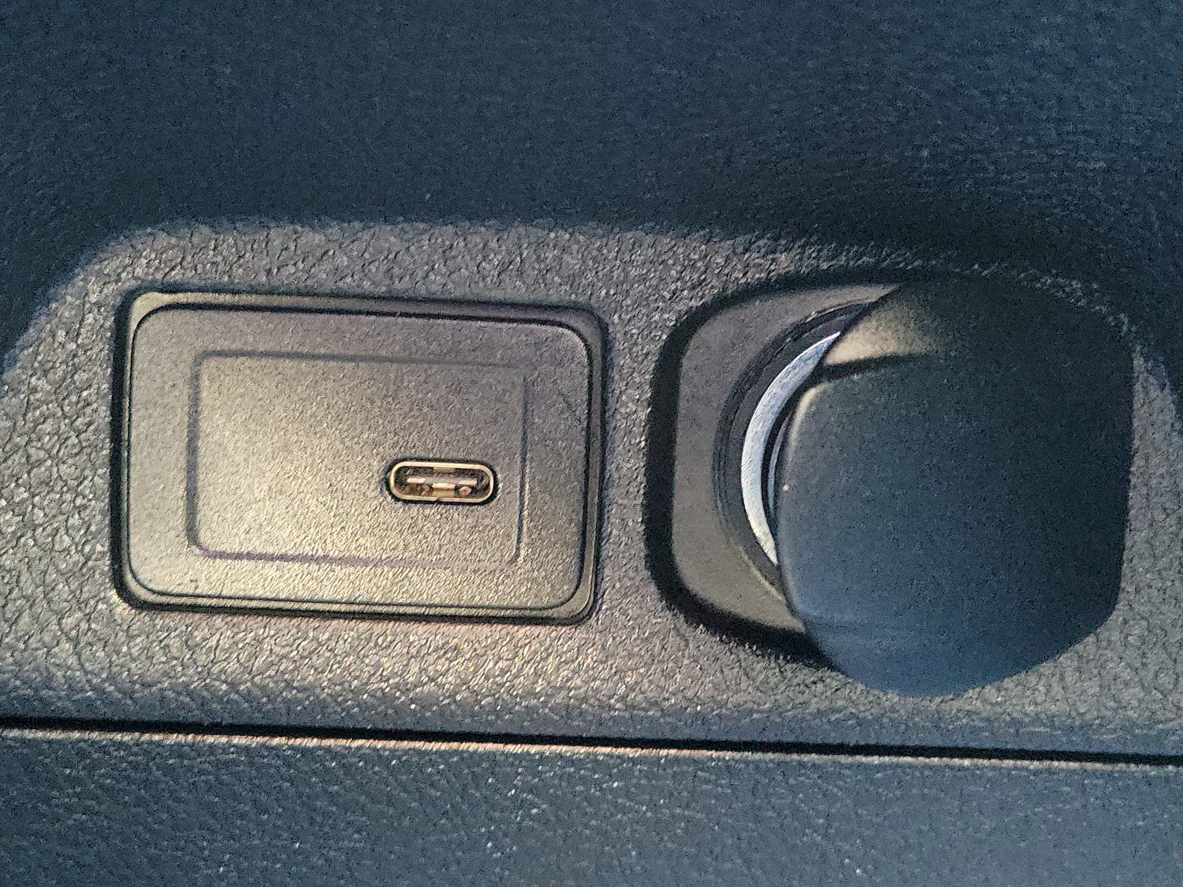 Used 2025 Mercedes-Benz Sprinter 2500 image 30