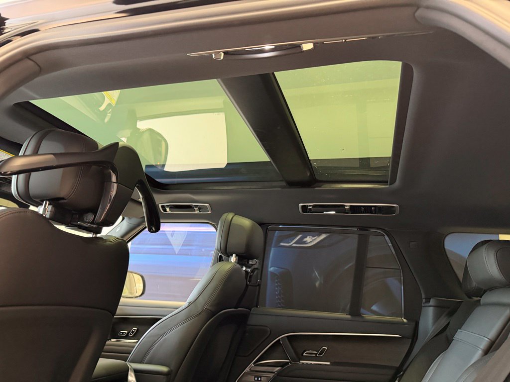 New 2025 Land Rover Range Rover SE AWD/4WD image 10