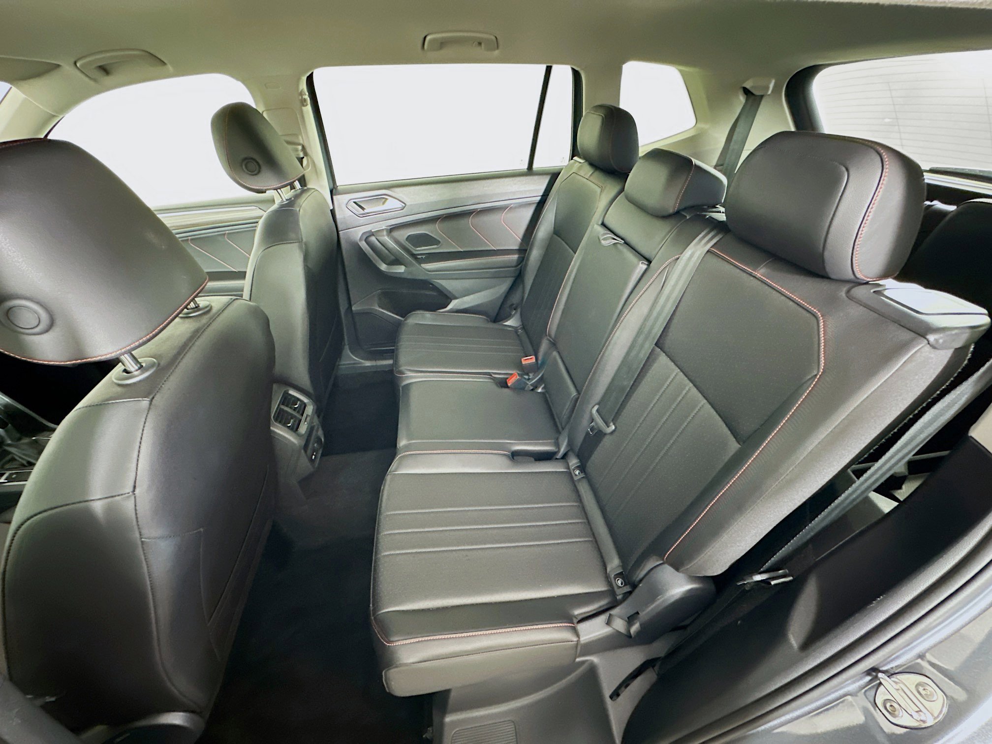 Used 2024 Volkswagen Tiguan Wolfsburg Edition image 26