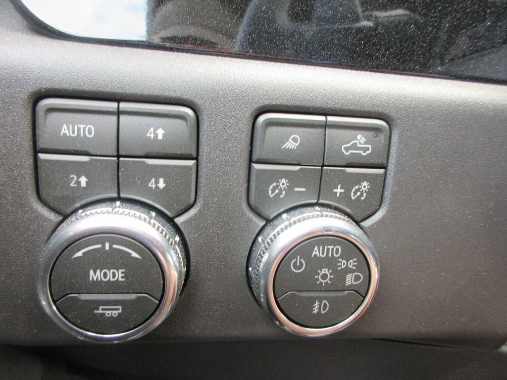 New 2026 GMC Sierra 1500 Elevation image 16