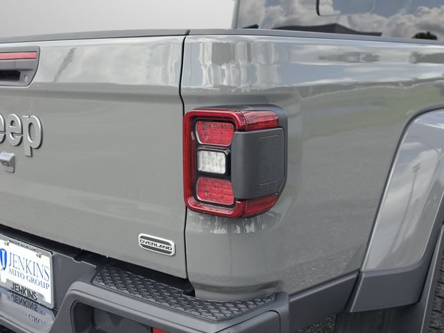 Used 2023 Jeep Gladiator Overland w/ LED Lighting Group AWD/4WD image 37