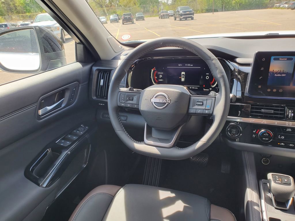 New 2026 Nissan Pathfinder Platinum AWD/4WD image 14