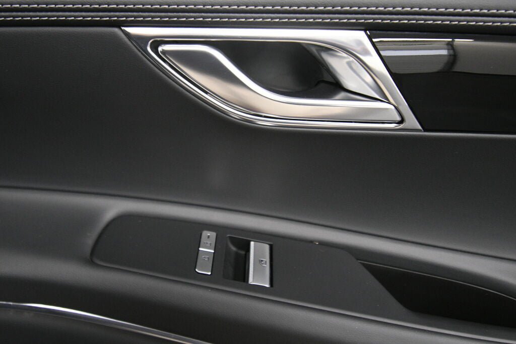Used 2025 Genesis GV80 2.5T Standard AWD/4WD image 31