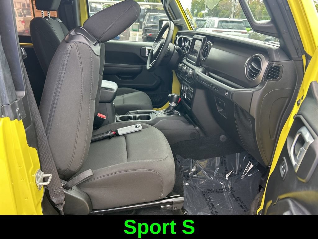 Used 2023 Jeep Wrangler Sport AWD/4WD image 25