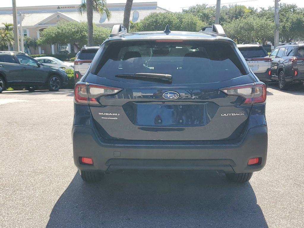 Used 2025 Subaru Outback Premium AWD/4WD image 4
