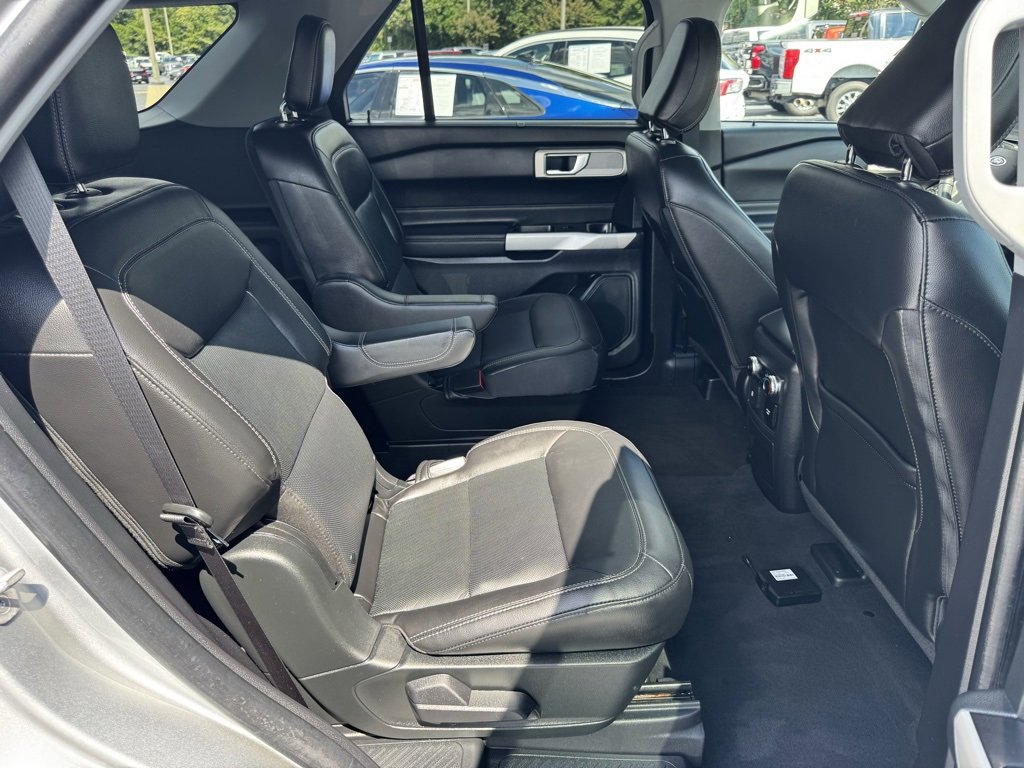 Used 2022 Ford Explorer Limited w/ Equipment Group 301A image 29