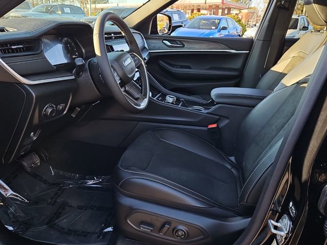 New 2026 Jeep Grand Cherokee Altitude RWD image 13