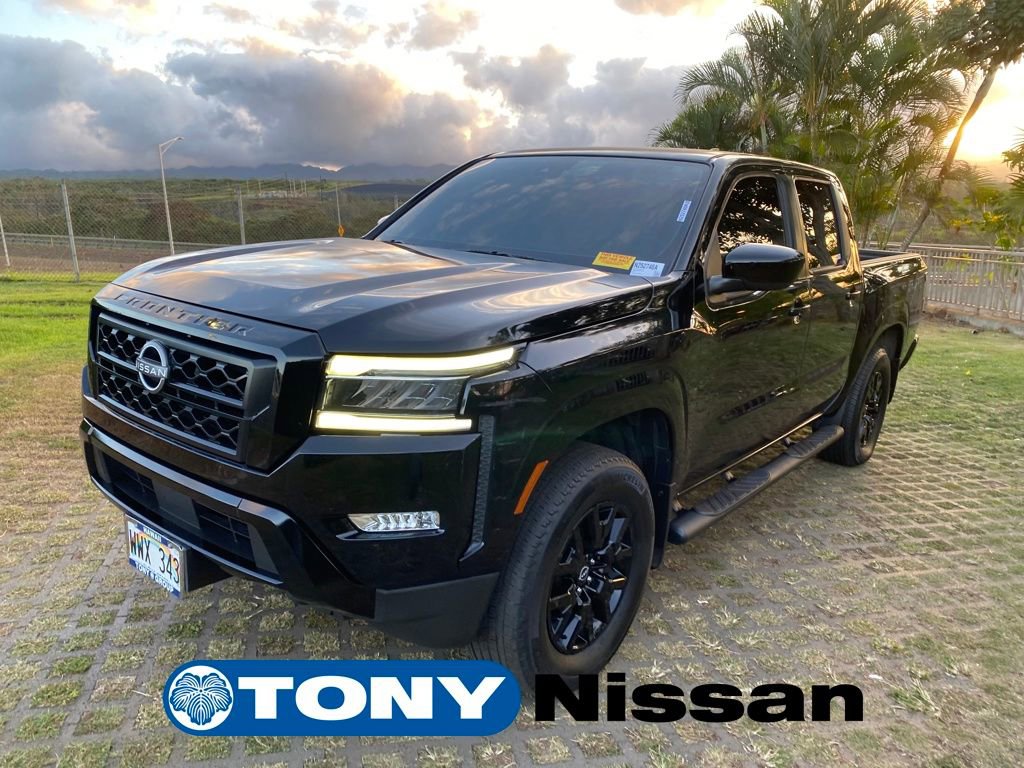 Used 2023 Nissan Frontier SV w/ Midnight Edition Package image 3