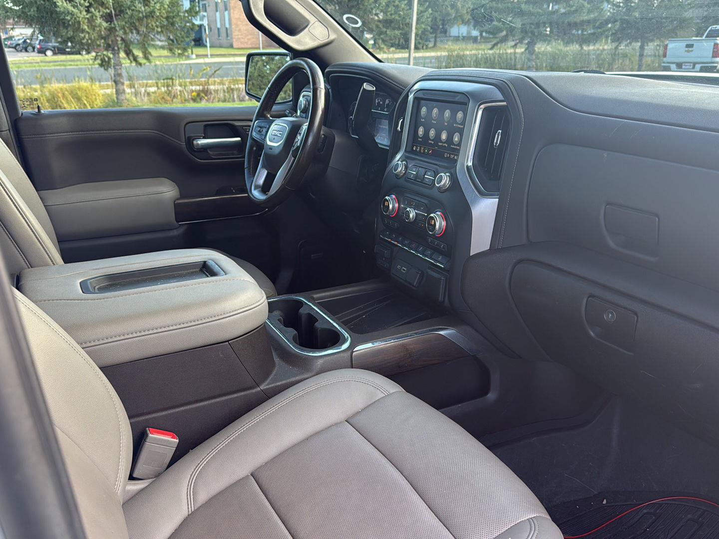 Used 2021 GMC Sierra 1500 SLT w/ SLT Premium Plus Package AWD/4WD image 10