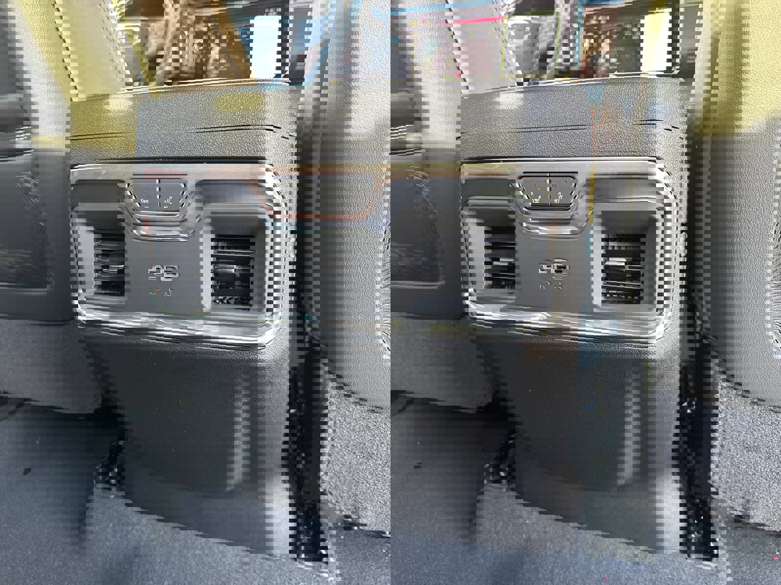 New 2026 GMC Sierra 3500 Denali Ultimate w/ LPO, Black Badging Package image 20