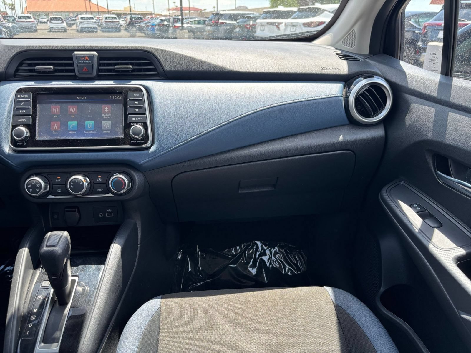 Used 2025 Nissan Versa SV FWD image 32