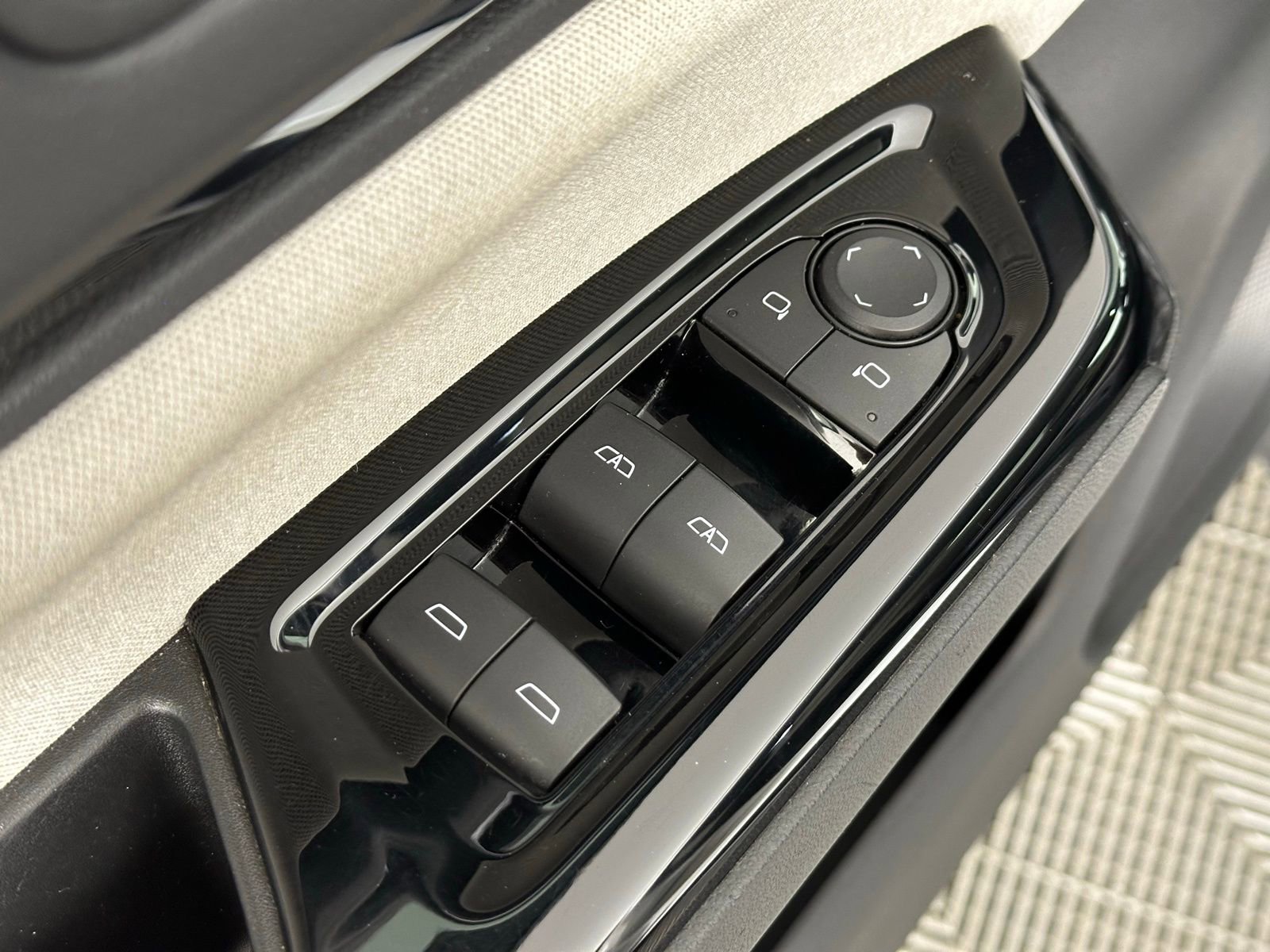 Used 2024 Honda Prologue EX image 37