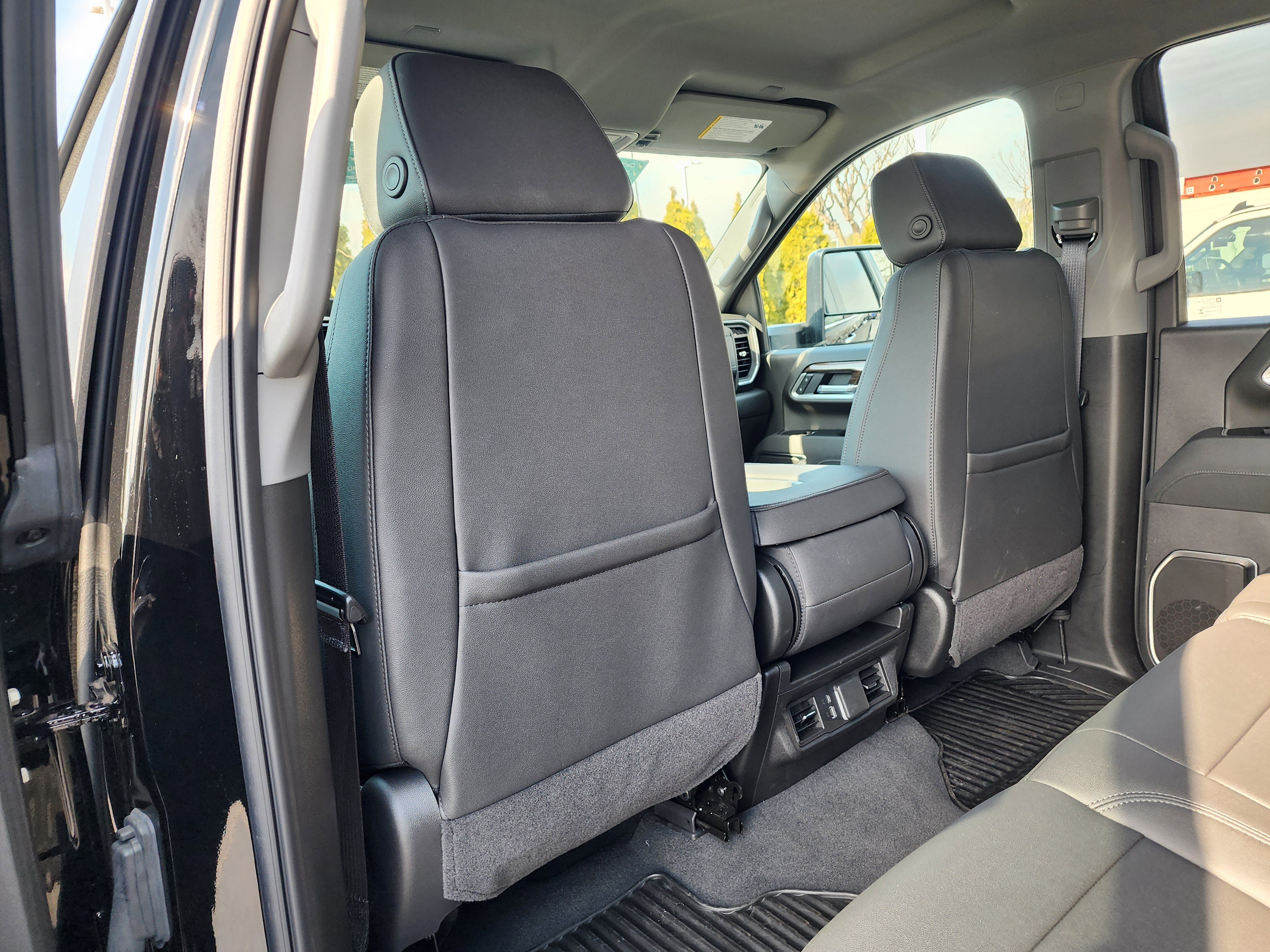 Used 2025 Chevrolet Silverado 2500 LT w/ Z71 Chrome Sport Edition image 17