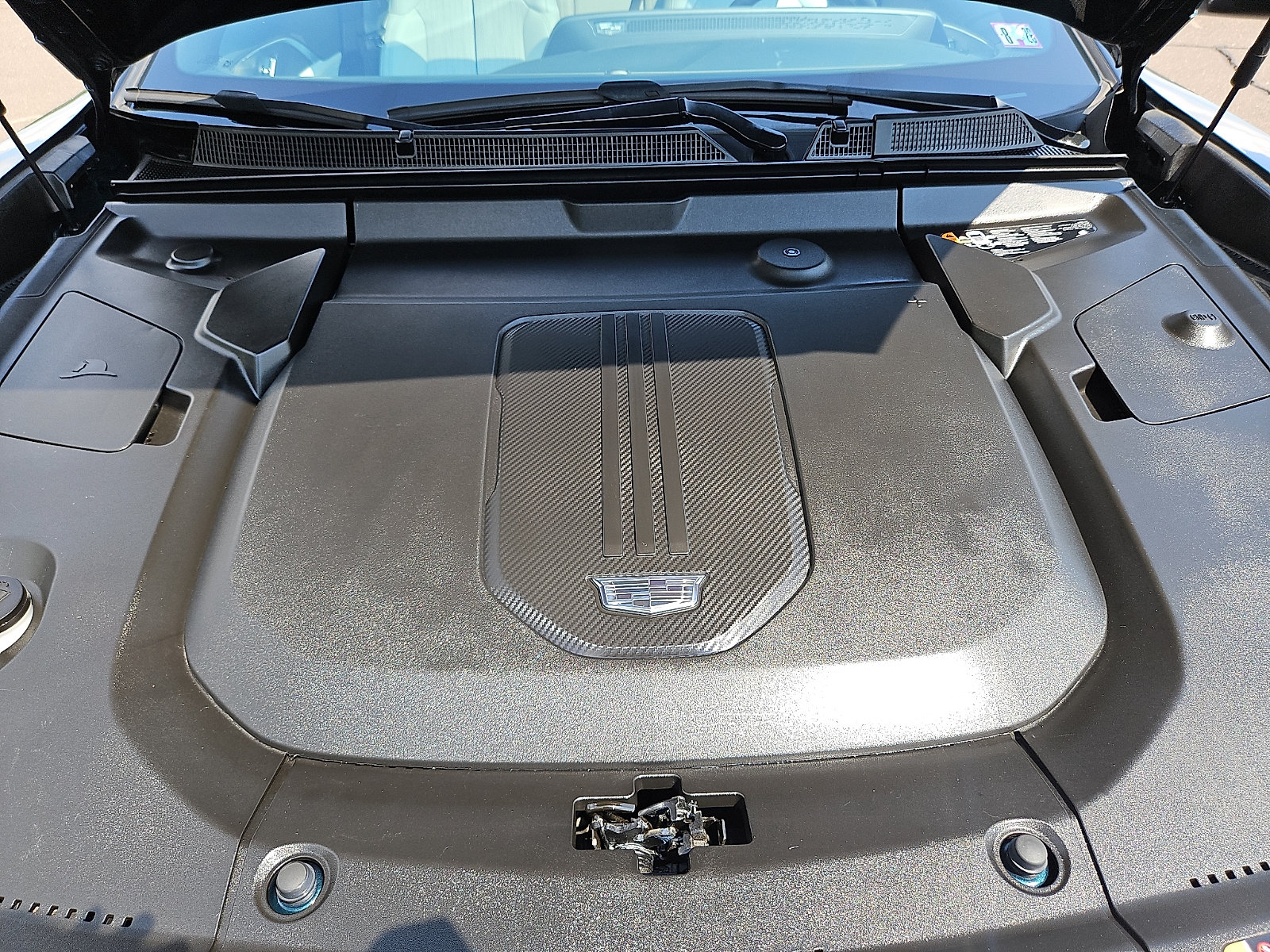 Certified 2024 Cadillac Lyriq Luxury w/ LPO, Floor Liner Package AWD/4WD image 27