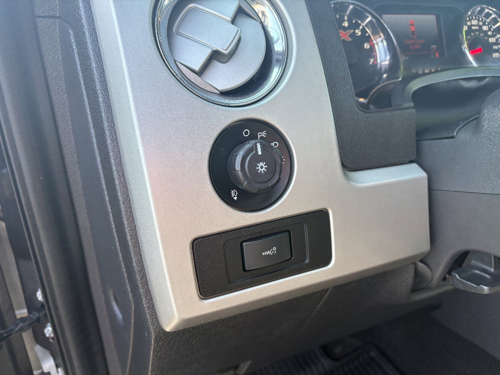 Used 2014 Ford F150 FX4 w/ Equipment Group 402A Luxury AWD/4WD image 29