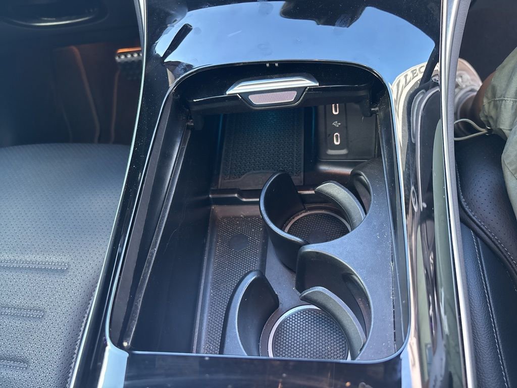 Used 2025 Mercedes-Benz GLC 300 image 25