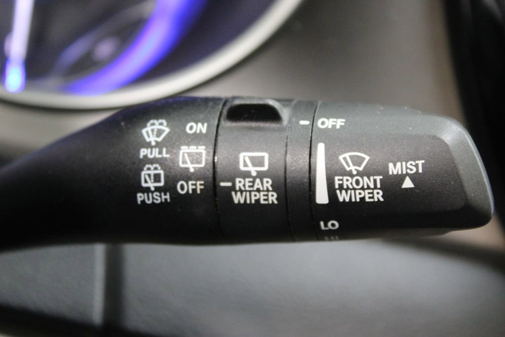 Used 2024 Chrysler Pacifica Touring-L image 29