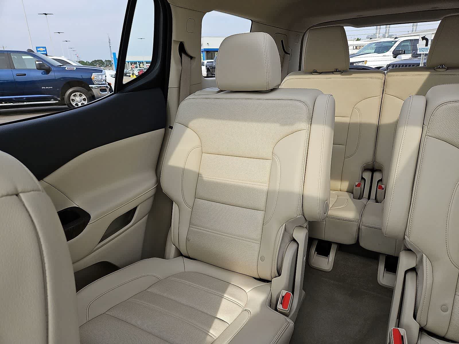 Used 2023 GMC Acadia Denali w/ Black Diamond Edition AWD/4WD image 13