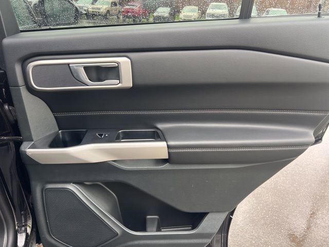 Used 2024 Ford Explorer XLT image 13