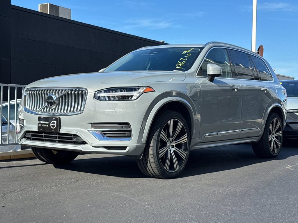 Certified 2024 Volvo XC90 T8 Plus AWD/4WD image 2