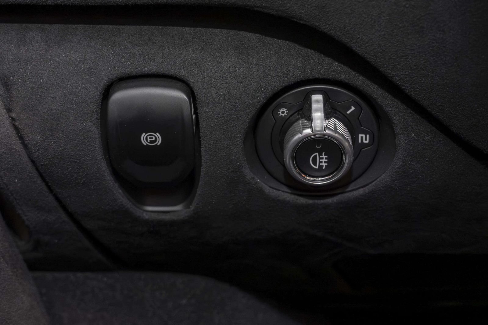 Used 2024 McLaren 750S Spider RWD image 25