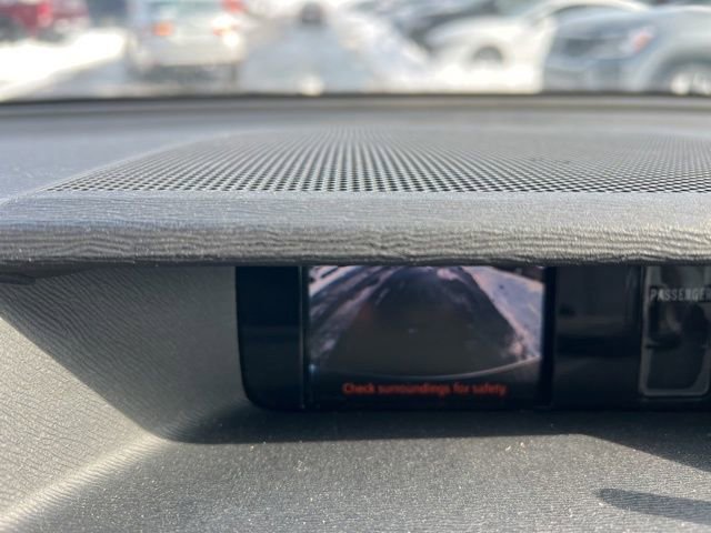 Used 2011 Toyota Sienna LE w/ Towing Pkg image 18